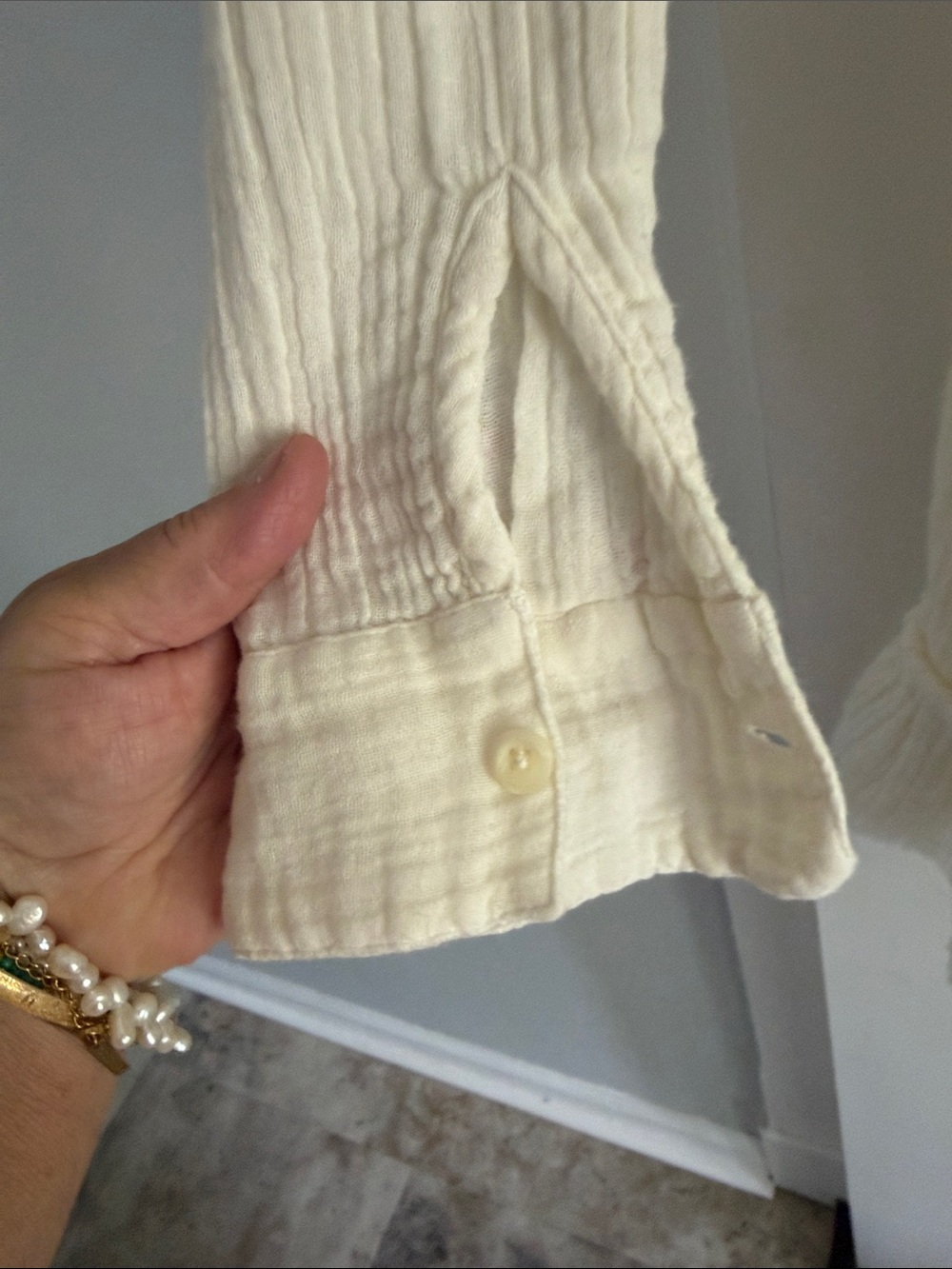 BOHO Women's Cream Gauze Ruffle Hem Top XS - Picture 3 of 6